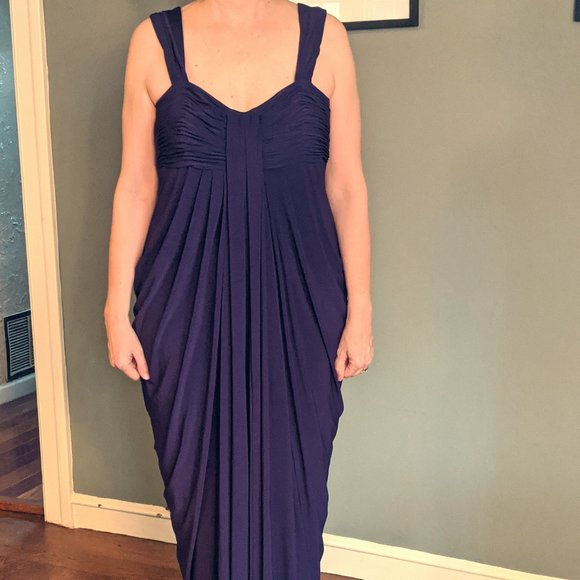 Floor-length formal gown - Picture 1 of 3